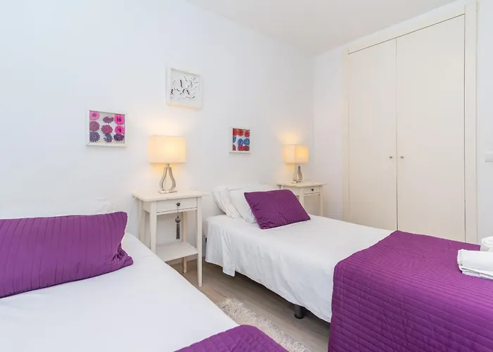 White & Grey House Villa *